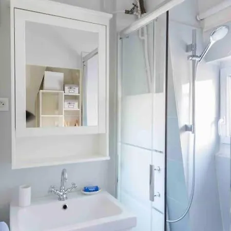 Cozy Near Champs Elysees Paris