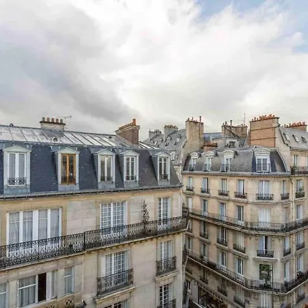 Cozy Near Champs Elysees