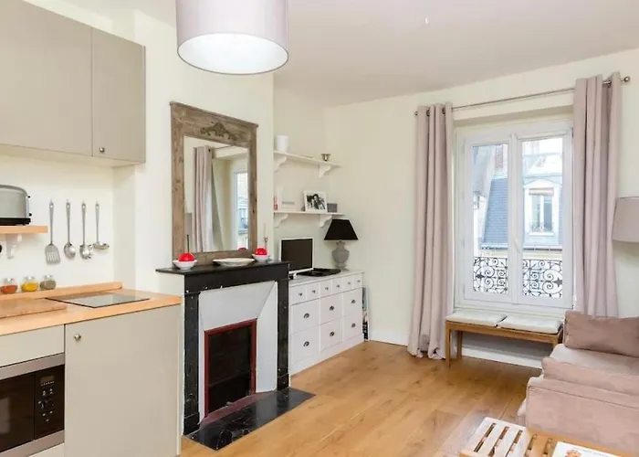 Cozy Near Champs Elysees *