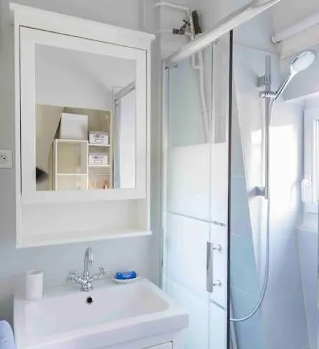Cozy Near Champs Elysees Paris